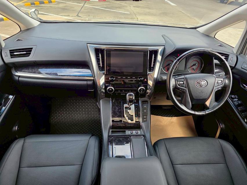 Toyota ALPHARD 2.5SC PACKAGE สีขาว ปี 2022 ไมล์ 62,000 กม.  12