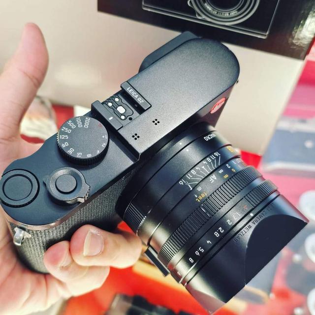 ขายกล้อง Leica Q2 2