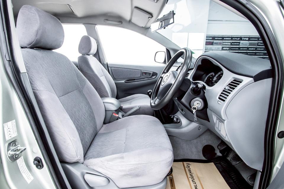 TOYOTA INNOVA 2.0 E เกียร์ธรรมดา MT 2008  9