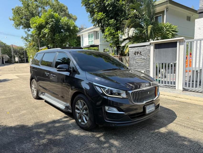 KIA GRAND CARNIVAL รุ่น Limited Edition ปี 2021