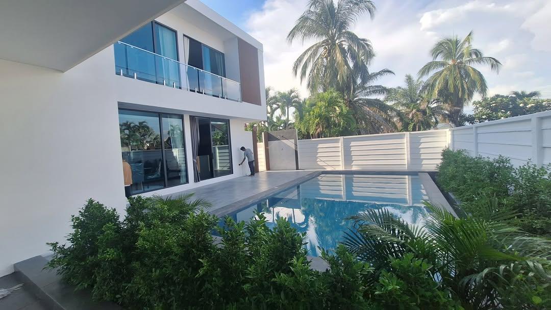Pool villa for sale  10