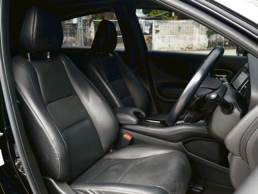 HONDA HR-V 1.8 RS  ปี2018 ท๊อปสุดในรุ่น รถมือเดียว  อุปกรณ์ครบ 8