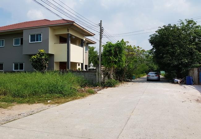 ขายที่ดิน บางบัวทอง ซอยเลียบคลองนายหลีก ใกล้วัดลาดปลาดุก เนื้อที่ 130 ตร.ว. ถมแล้ว 6