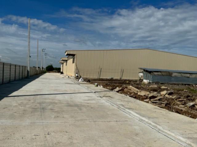 ให้เช่าโรงงานโกดัง ถนนบางบัวทอง-สุพรรณบุรีหรือถนนสาย 340 พื้นที่รวม 2625 ตร.ม. แบ่งเช่าได้ รถบรรทุก–เทรลเลอร์เข้าออกสะดวก เหมาะสำหรับโรงงานผลิต, ศูนย์ 5