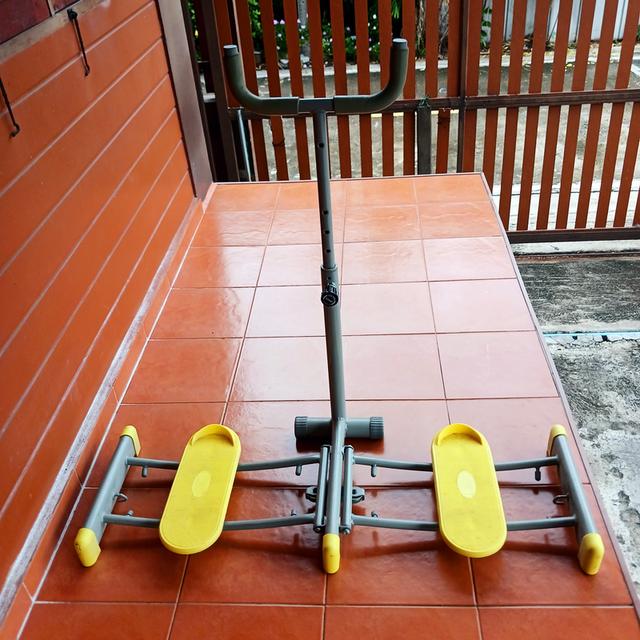 เครื่องออกกำลังกาย สกีเทรนเนอร์ ต้นขา