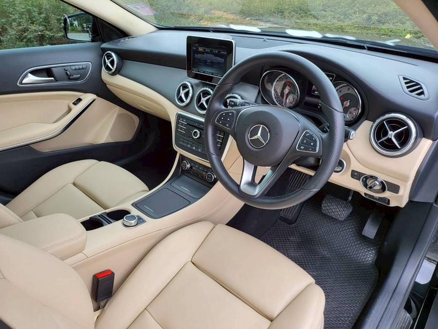 รหัสรถ NC156 MERCEDES-BENZ ✳️ GLA200 Urban (W156) 2017 10