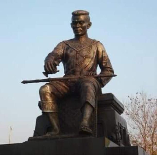 พระนเรศวรมหาราช องค์ดำ รุ่นประกาศอิสรภาพ ปี2552 ทองเหลือง หน้าคัก9นิ้ว