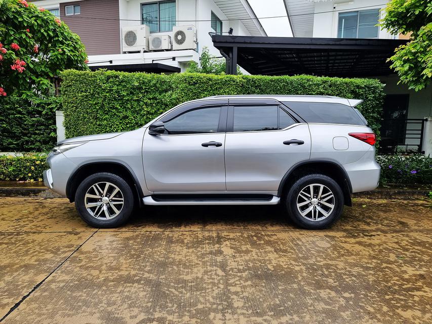 Toyota Fortuner 2.8 V (ปี 2018) SUV AT 2
