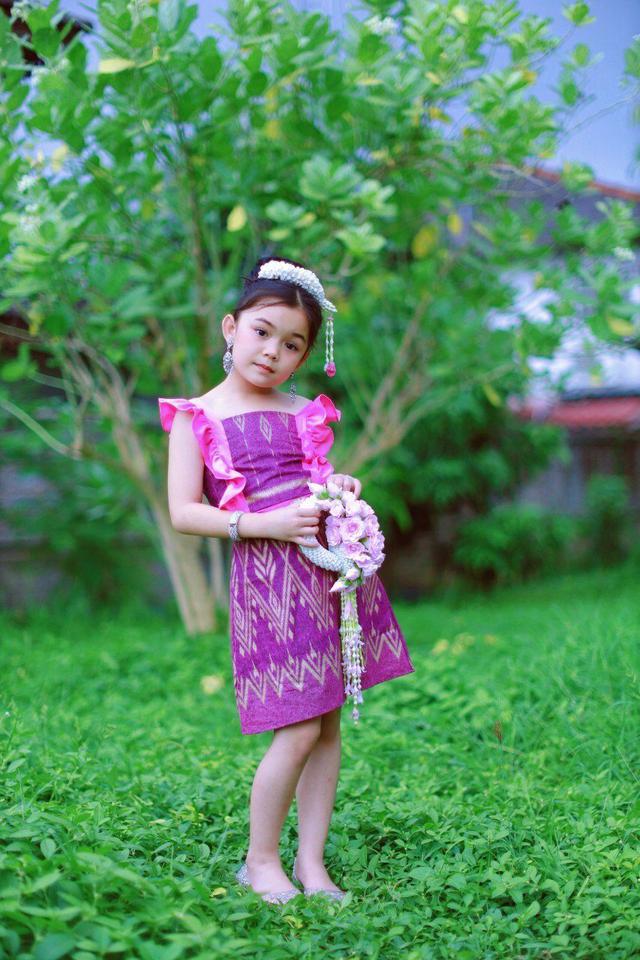 รูป ชุดไทยเด็กหญิง เดรสผ้าไทย 5