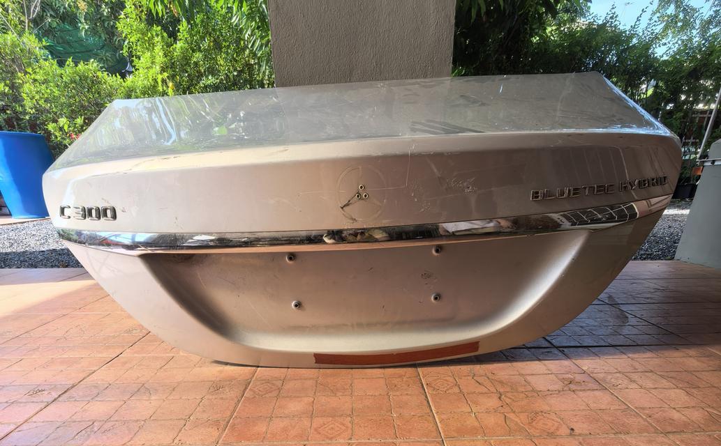 ฝาท้ายรถbenz w205 c300 มือสอง