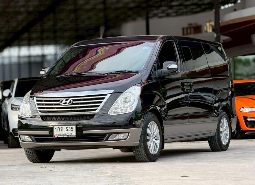 ปี 2012 HYUNDAI GRAND STAREX, 2.5 VIP โฉม ปี10-18 สีดำ เกียร์ออโต้ ดีเซล