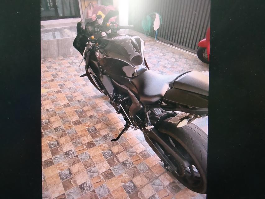 มอเตอร์ไซค์ Yamaha R7 สีดำ