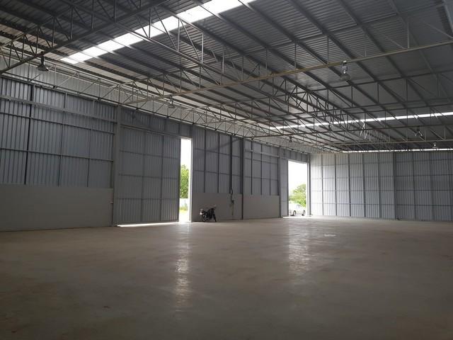 ให้เช่าโกดัง 960 ตรม. ย่านลาดกระบัง ถ.พัฒนาชนบท 3 รถใหญ่ และตู้ container เข้า-ออกได้ 1