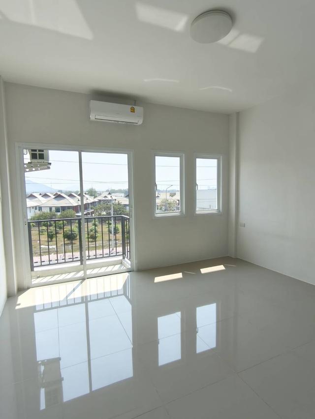 ตึกแถว 3 ชั้น ครึ่ง ถนนข้าวหลาม บางแสน จ.ชลบุรี 18