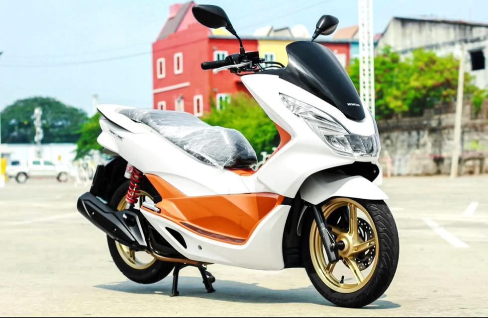 Honda PCX 150 สีขาว - ส้ม