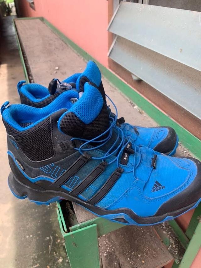  adidas  2
