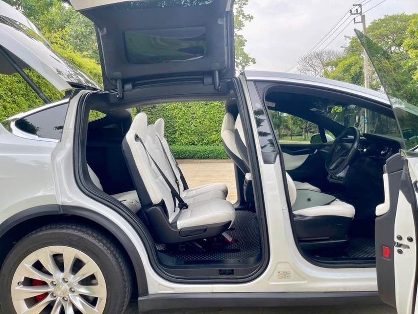 Tesla Model X รุ่น Performance หล่อ และแรงที่สุดในรุ่น 4