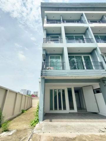 ให้เช่าทาวน์โฮม 4 ชั้น 300 ตร.ม. 5 ห้องนอน ย่านรามอินทรา ใกล้แฟชั่นไอแลนส์ (จดทะเบียนบริษัทได้) 1