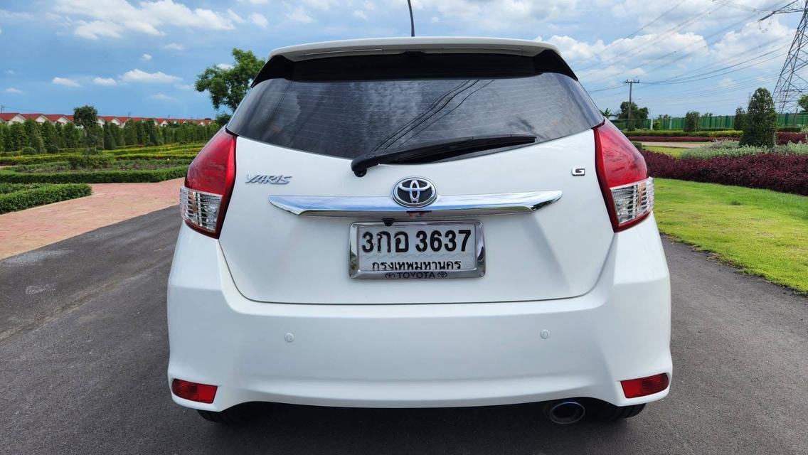 Toyota Yaris สีขาว 4