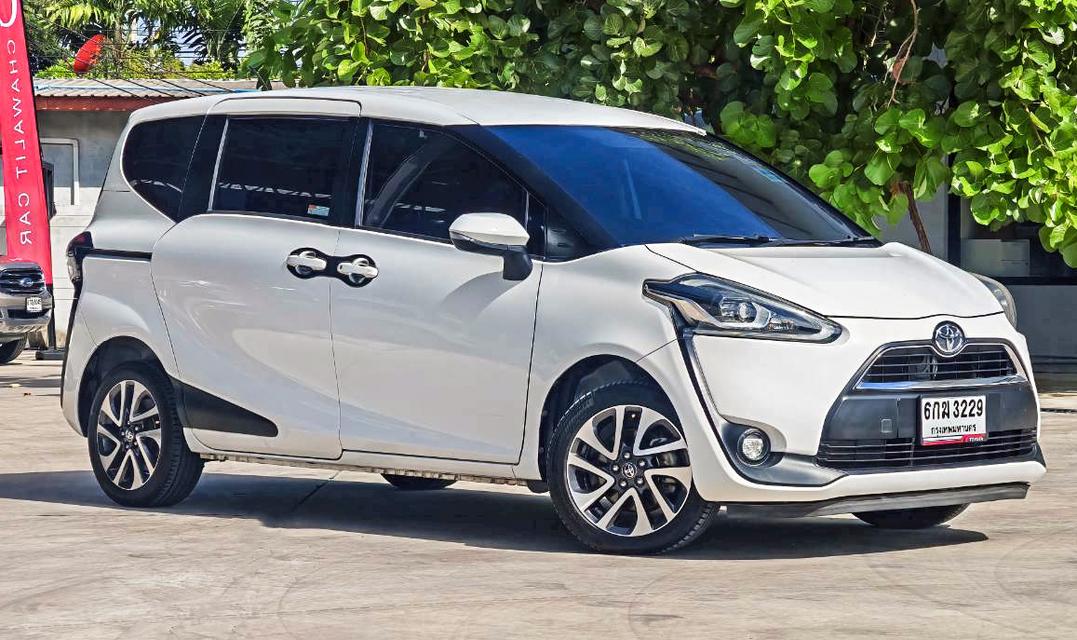 ขาย TOYOTA SIENTA 1.5 V ปี 2017 ไมล์ 7 หมื่นโล