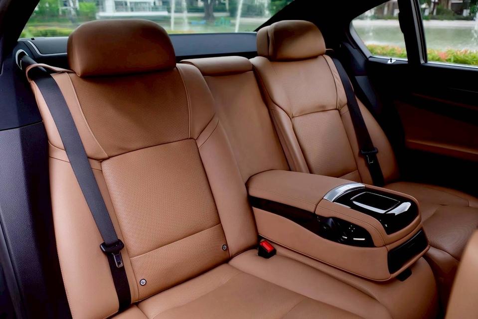 รหัสรถ PR5453 Bmw (F02) 730li Long Wheelbase ปี 2011  7