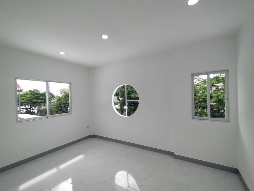 บ้านเดี่ยวตกแต่งใหม่ พร้อมอยู่ สวยมาก 5 ห้อง ต้นโครงการ เดินทางลำลูกกา-ธัญญะ 13