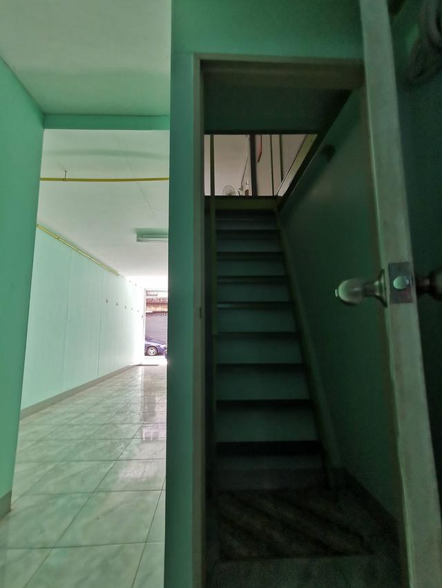 เจ้าของขายเอง - ให้เช่า 1ร้านค้า-ออฟฟิศ และชั้นบน มี2ห้องเช่า ห้องน้ำในตัวแต่ละชั้น + 1ห้องแม่บ้าน อยู่ต้นซอยนวมินทร์105 เช่าระยะยาวราคาพิเศษ 4