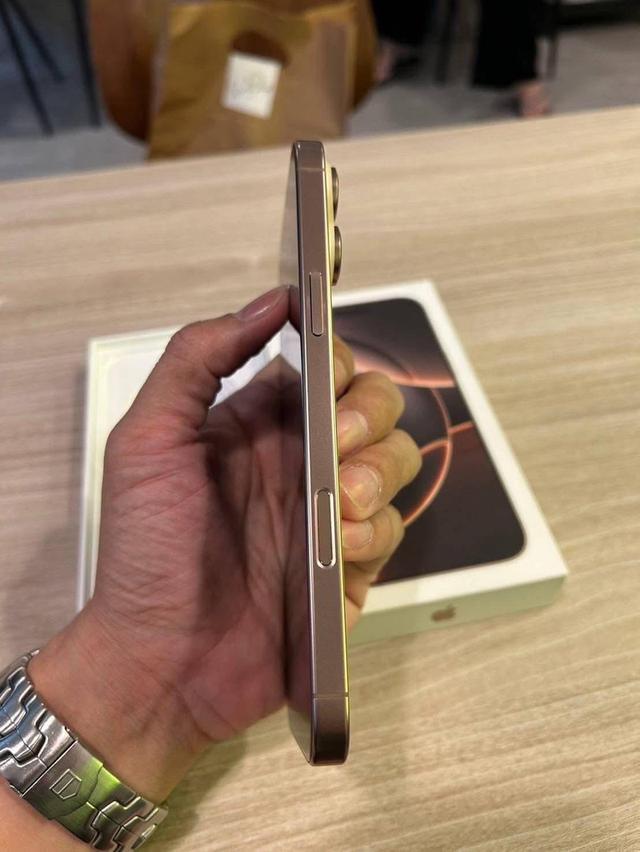 iPhone 16 pro max สี Desert Titanium  2