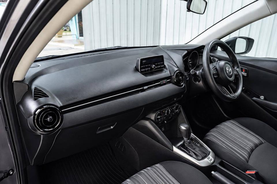 MAZDA MAZDA2 1.3 Sport C ปี 2020 สีเทา โฉม ปี14-ปัจจุบัน 5Dr รูปที่ 9