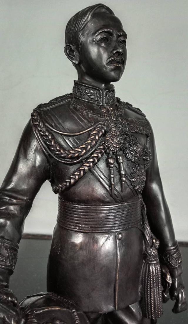 575.พระบรมรูปหล่อจอมพลสมเด็จเจ้าฟ้าจักรพงษ์ภูวนาถ กรมหลวงพิษณุโลกประชานาถ 9