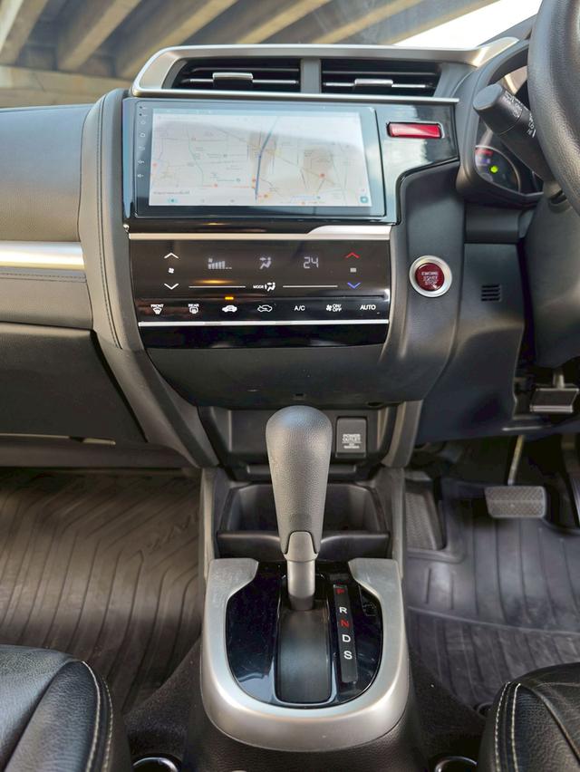 2015 Honda Jazz 1.5 SV AT รถสวย มือเดียว ป้ายแดง ไมล์น้อย รูปที่ 11
