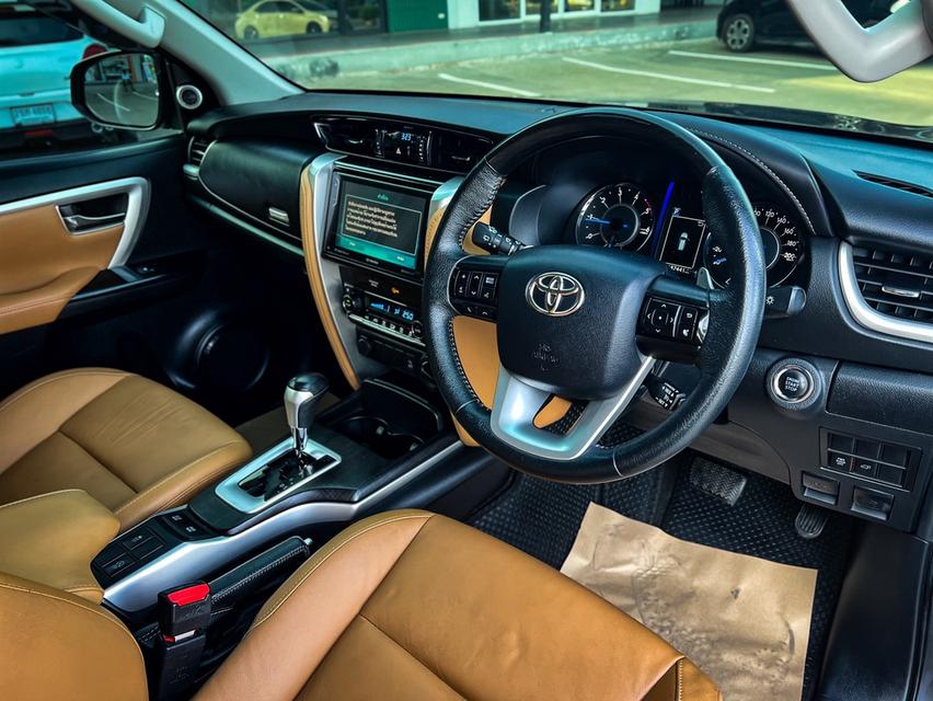 Toyota Fortuner 2.8V 4wd ปี22 12