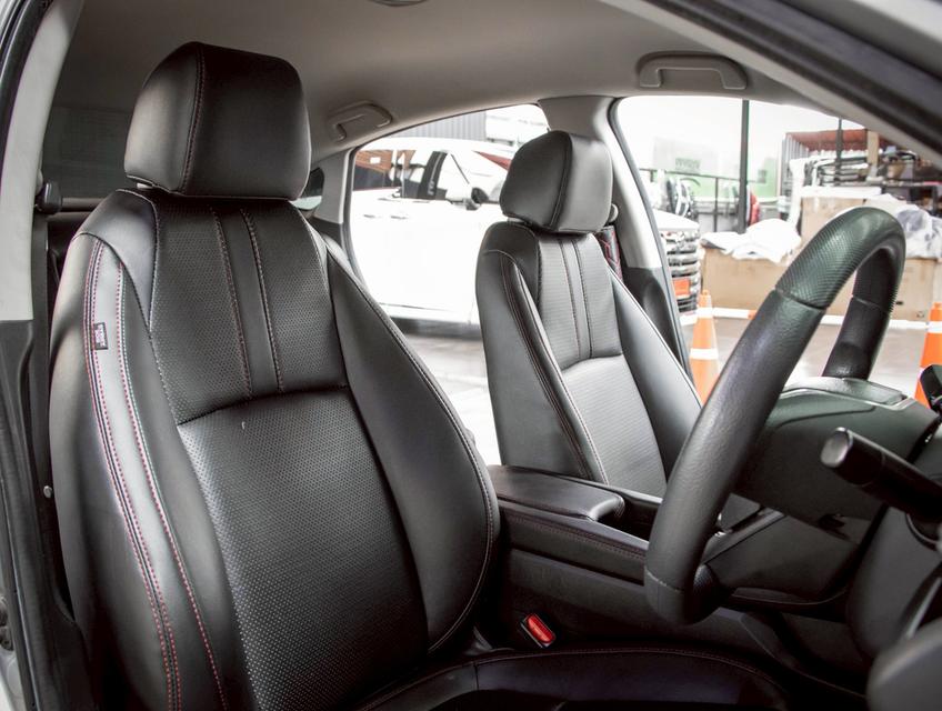 HONDA CIVIC FC 1.8 E i-VTEC ปี2021 6