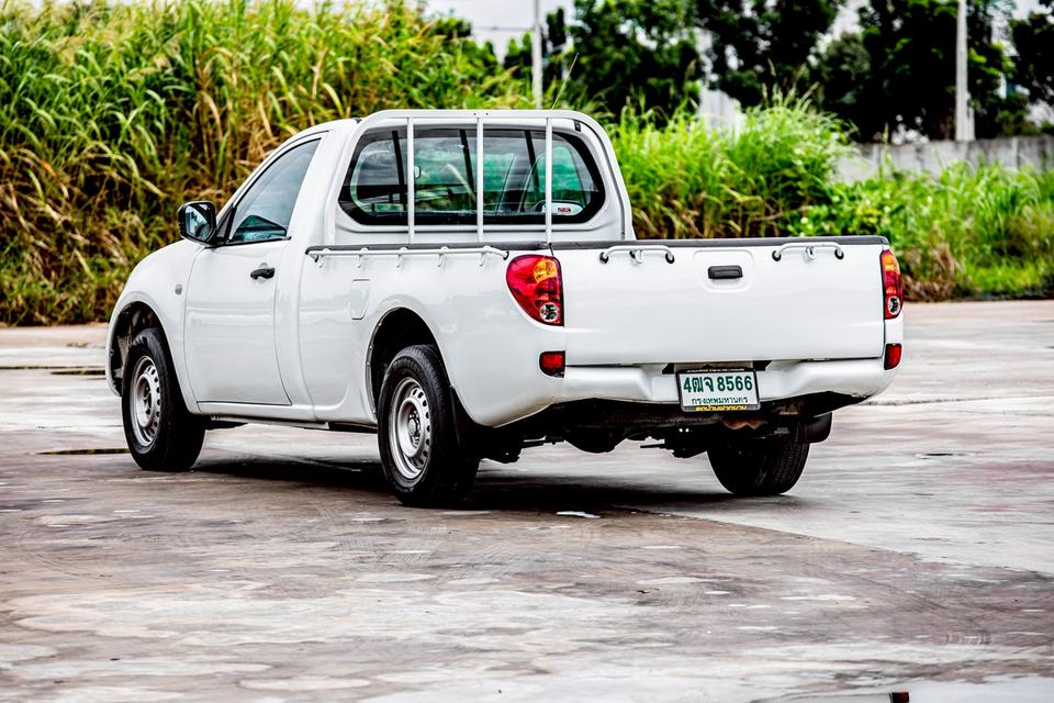 Mitsubishi Triton SingleCab 2.4 GL ปี 2010 เบนซิล สีขาว เกียร์ธรรมดา 8