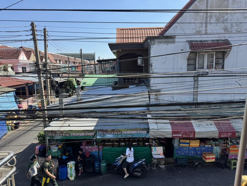 ทาวน์เฮ้าส์ 2 ชั้น ทำเลทอง ใจกลางตลาดสี่มุมเมือง เหมาะสำหรับนักลงทุน ปล่อยเช่าต่อได้ทันที มีรายได้สม่ำเสมอ 18