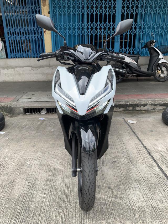 Honda Click 125i สีขาว-ดำ 2021 ล้อแม็ก 1
