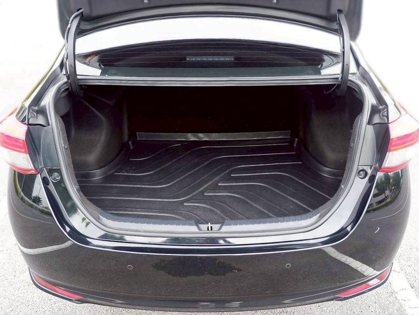 Toyota Yaris ativ 1.2 E สีดำ ปี 2018 10