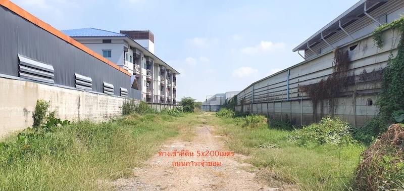 ขายที่ดินติดถนนบางบัวทอง-สุพรรณบุรี ทล.340 เนื้อที่ 26.5ไร่ (ทางเข้าเป็นภาระจำยอม 15x200m)ด้านหลังติดถนนเลียบคลอง 8