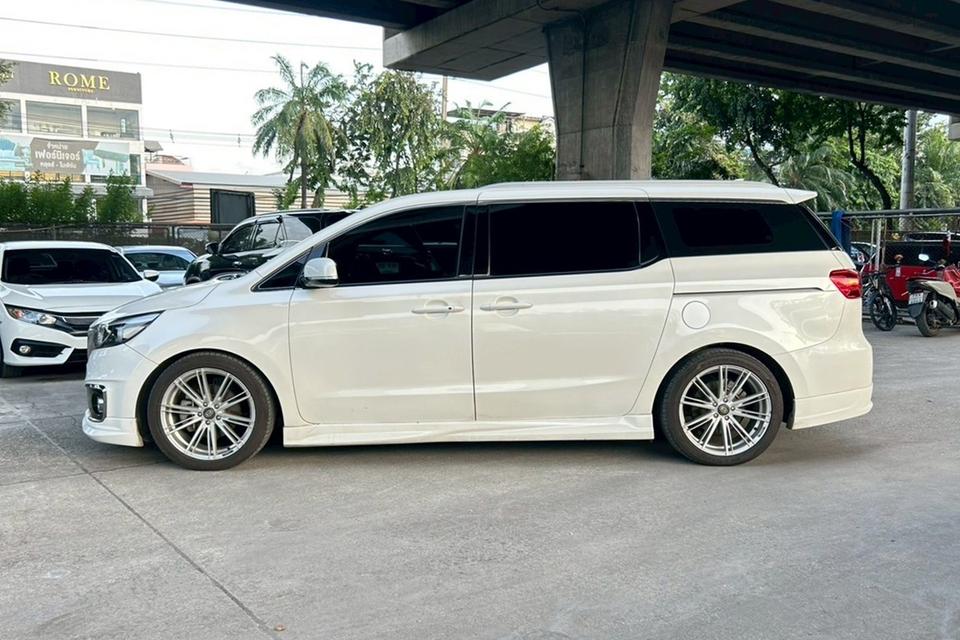 ขายด่วน! Kia Grand Carnival 2.2 LX AT ปี 2017 8