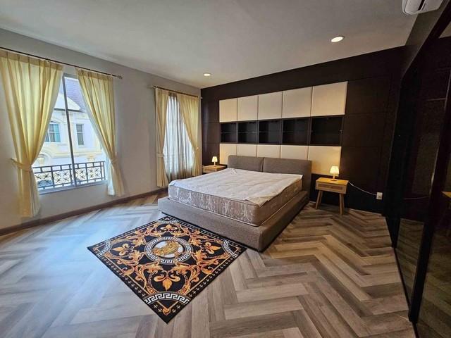TOWNHOUSE บ้านกลางกรุง พระราม3 4+1นอน 425ตรม.พักได้สูงสุด10คน จอดรถได้6 คัน