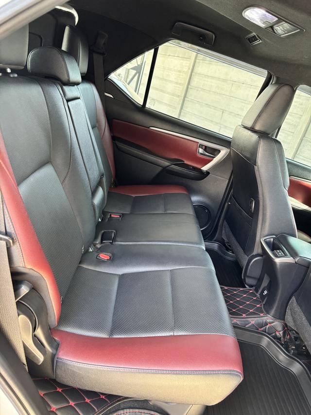 ขายรถยนต์โตโยต้าฟอร์จูนเนอร์ 2.8 รีเจนเดอร์ ปี 2022 มือเดียวเจ้าของขายเองไม่เคยเคลมไม่มีเฉี่ยวชนไม่จมน้ำ 9