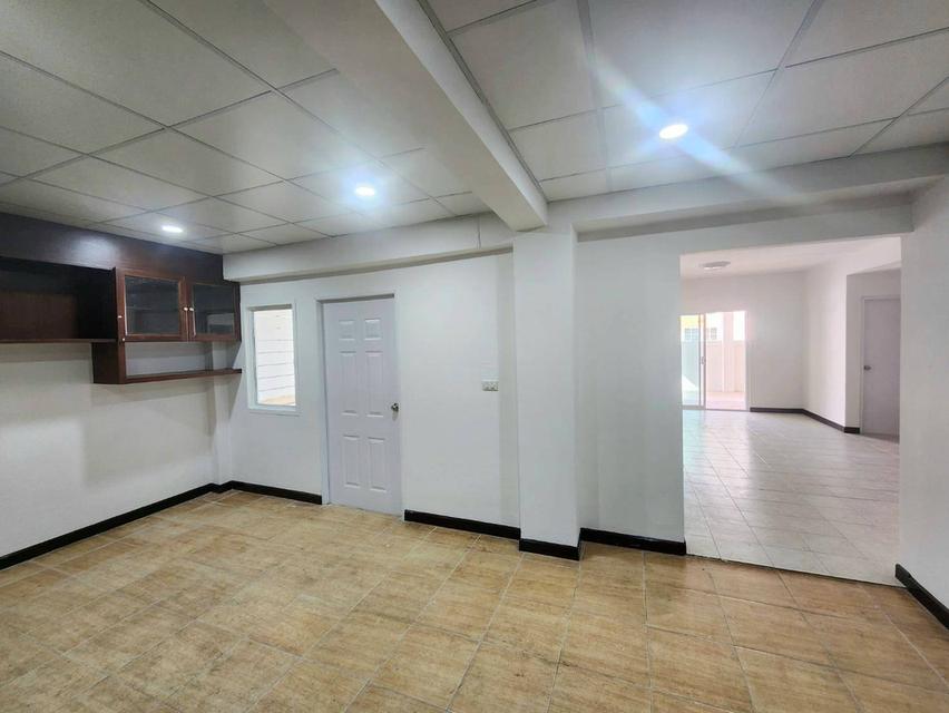 พฤกษา18 ซอยแก้วอินทร์ บางใหญ่ นนทบุรี ทาวน์เฮ้าส์หลังใหญ่ 35ตารางวา 5นอน 3 น้ำตรงข้ามเซ็นทรัลเวสเกต รีโนเวทพร้อมอยู่ ขายถูก 11