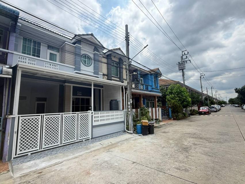 บ้านเข้าใหม่ 4 ห้องนอน ทำเลหทัยราษฎร์  21.7 ตร.ว. 3