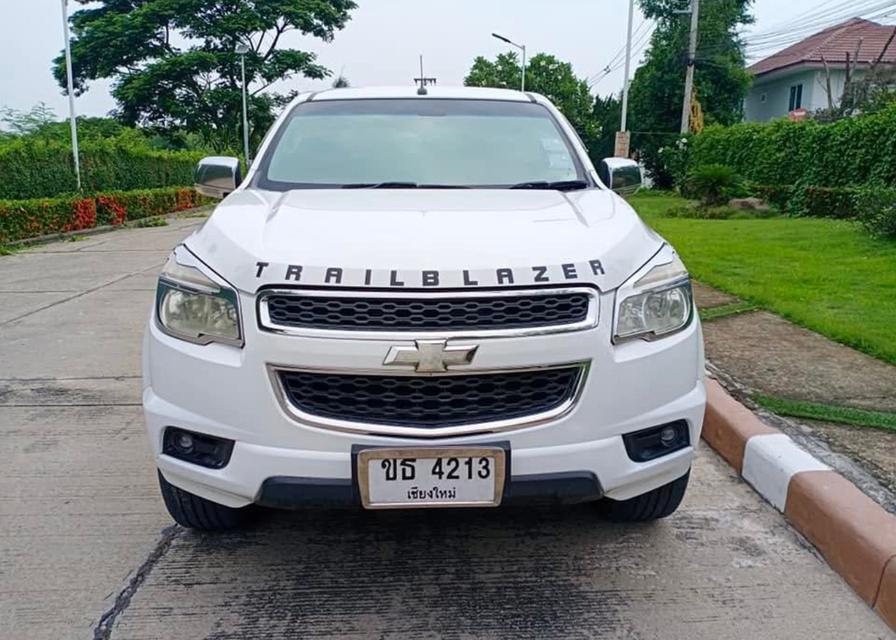 ส่งต่อรถ 7 ที่นั่ง CHEVROLET TRAILBLAZER สีขาว ปี 2013