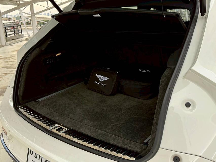 Bentley Bentayga 2022 รถหรูสภาพป้ายแดง แต่ถุกว่าถึง 3ล้านกว่าบาทเลย 7
