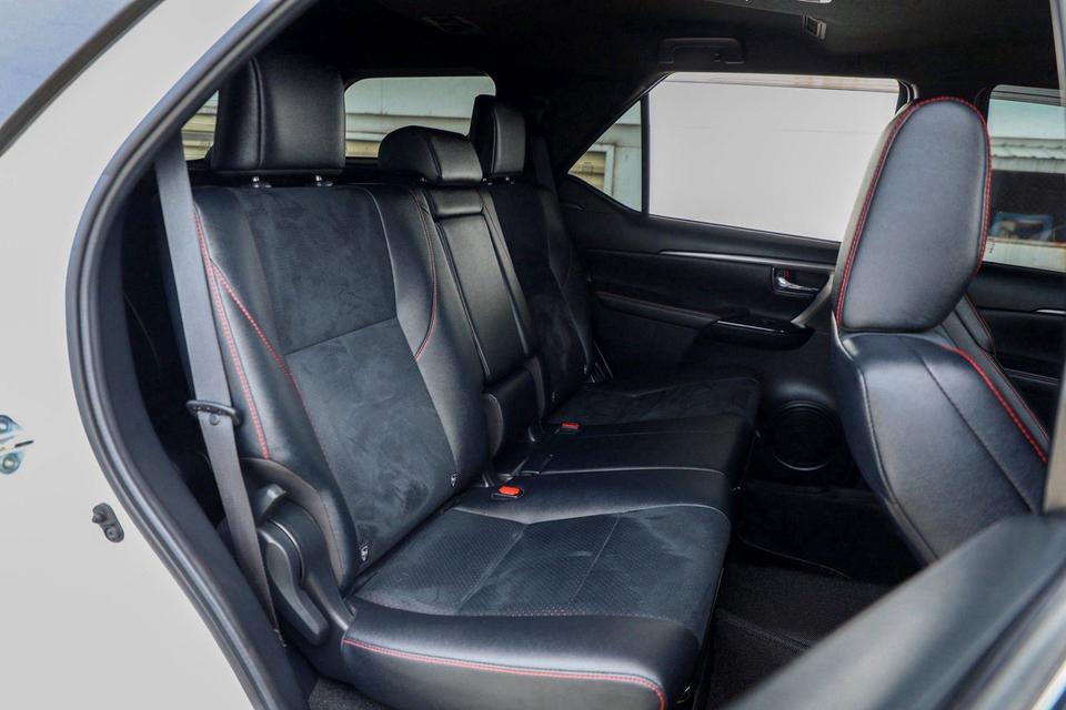 TOYOTA FORTUNER 2.8 GR SPORT BLACK TOP 4WD 2023Fortuner GR Sport ตัวท็อปสุด Black Top ขับ 4 แท้ ทรงสปอร์ต รูปที่ 13