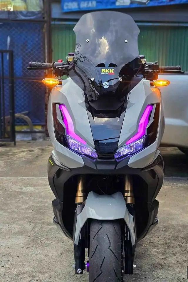 ส่งต่อรถมอเตอร์ไซค์สวยๆ Honda ADV350