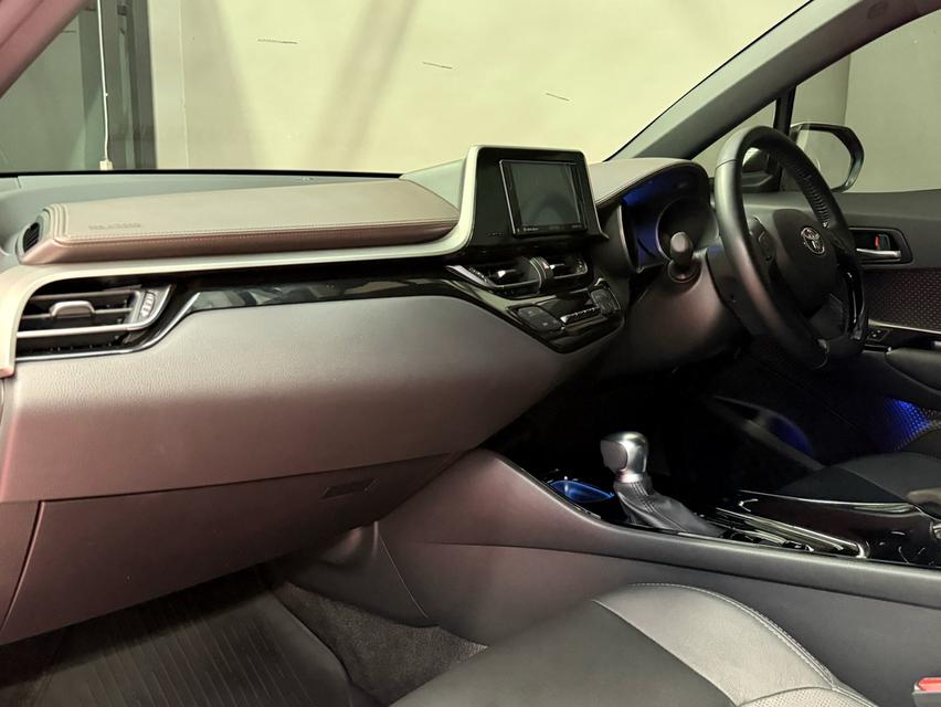 2019 TOYOTA CHR HV MID รถมือเดียว สภาพป้ายแดง รถวิ่งน้อยเพียง 58,000 กม รถไม่เคยมีอุบัติเหตุครับ 12
