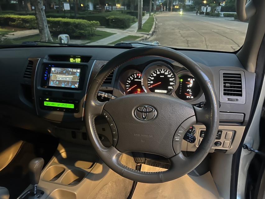 รถยนต์ Toyota Fortuner 3.0 V Auto ขับ2 ปี 2010 รูปที่ 10