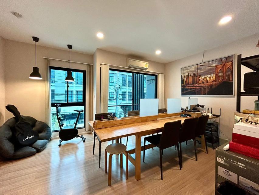 ขายทาวน์โฮม/โฮมออฟฟิศ 3 ชั้น | บ้านกลางเมือง พระราม 9 - รามคำแหง ทำเลใจกลางเมือง เดินทางสะดวก เลียบด่วน ฉลองรัช ใกล้ ม.รามคำแหง Baan Klang Muang Rama 17